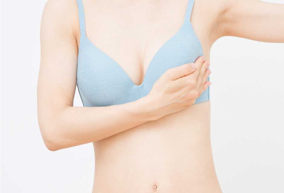 「乳房周りに皮膚のひきつれ・くぼみが...」これって乳がん?